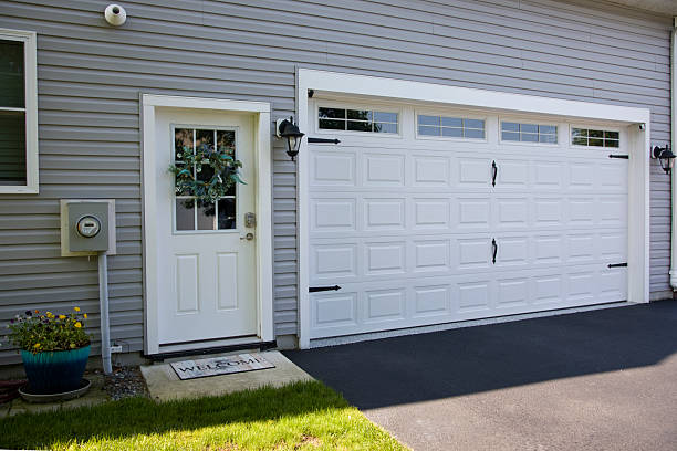 24/7 Emergency Garage Door Panel Replacement experts in Stiles, PA